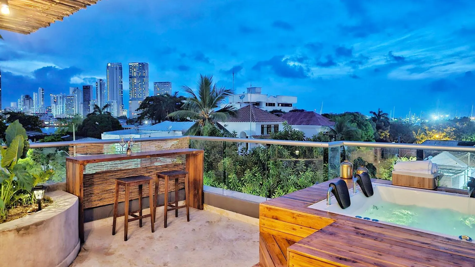 Casa Bambu 4Floors Jacusi & View - Nearby Old City Cartagena Colombia